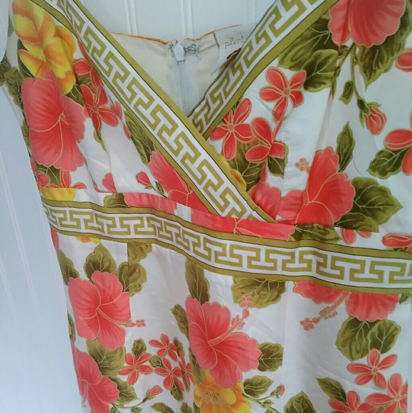 🌴🌺Plenty🌺🌴 Hawaiian Dress, Vacation, Floral - Picture 3 of 6